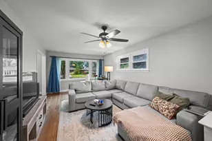 513 S William St, Mount Prospect, IL 60056 - Photo 4