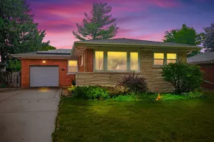513 S William St, Mount Prospect, IL 60056 - Photo 2