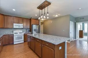 832 Colchester Dr, Oswego, IL 60543 - Photo 8
