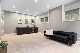 1306 W Byron St, Chicago, IL 60613 - Photo 34