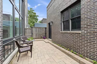 1306 W Byron Street, Chicago, IL 60613 - Photo 14
