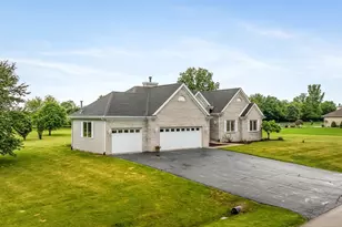 12470 Arrowwood Ln, Belvidere, IL 61008 - Photo 2