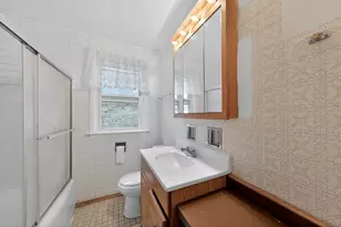 5438 W Melrose St, Chicago, IL 60641 - Photo 28
