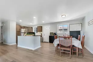 9401 S 80th Ct, Hickory Hills, IL 60457 - Photo 6