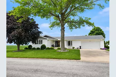 606 E Fine Street, Ashkum, IL 60911 - Photo 1
