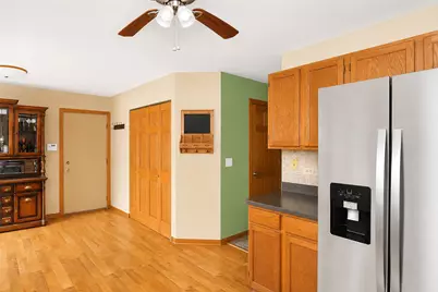506 Old Country Way, Wauconda, IL 60084 - Photo 8