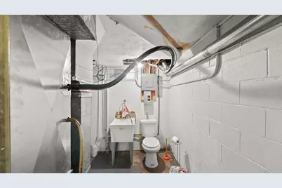 2418 Washington Street, Davenport, IA 52804 - Photo 26