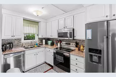 2418 Washington Street, Davenport, IA 52804 - Photo 10