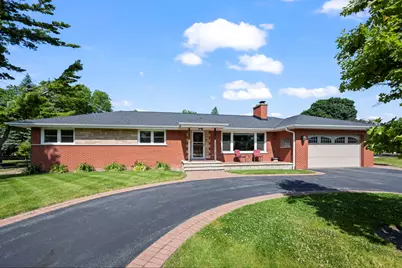 4 Garden Court, Prospect Heights, IL 60070 - Photo 1