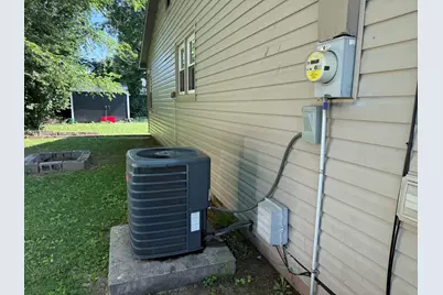 409 S Webster Street, Harrisburg, IL 62946 - Photo 2