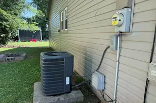 409 S Webster St, Harrisburg, IL 62946 - Photo 2