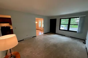 69 Devonshire Cir, Elgin, IL 60123 - Photo 4