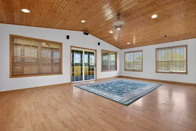 513 Pembroke Road SW, Poplar Grove, IL 61065 - Photo 8
