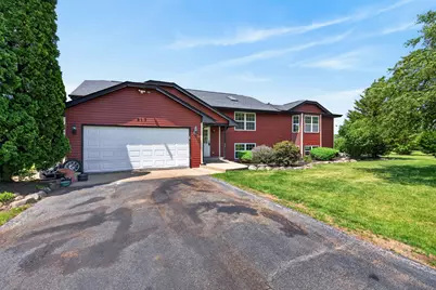 513 Pembroke Road SW, Poplar Grove, IL 61065 - Photo 2