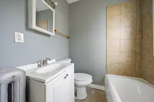 7537 S Phillips Ave, Chicago, IL 60649 - Photo 10