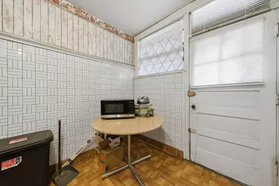 830 N Drake Avenue, Chicago, IL 60651 - Photo 30