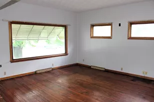 426 S Clinton St, Clifton, IL 61727 - Photo 16