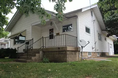 426 S Clinton Street, Clifton, IL 61727 - Photo 2
