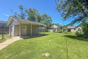 911 Forrest St, Danville, IL 61832 - Photo 36