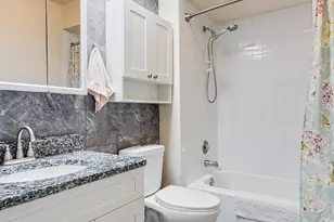 21 Wake Robin Ct, Woodridge, IL 60517 - Photo 12