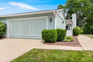 21 Wake Robin Ct, Woodridge, IL 60517 - Photo 1