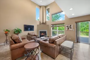 16820 W Serranda Dr, Libertyville, IL 60048 - Photo 10