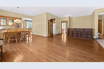 21254 Montclare Lake Drive, Crest Hill, IL 60403 - Photo 4