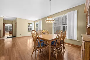 21254 Montclare Lake Dr, Crest Hill, IL 60403 - Photo 6