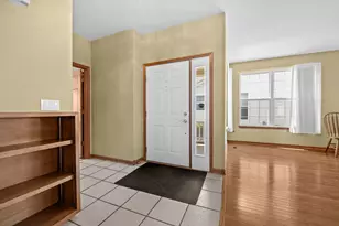21254 Montclare Lake Dr, Crest Hill, IL 60403 - Photo 8