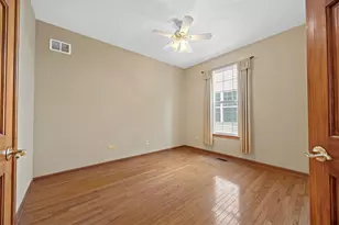 21254 Montclare Lake Dr, Crest Hill, IL 60403 - Photo 16
