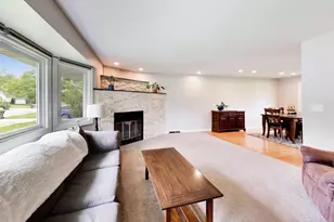 3505 Winston Dr, Hoffman Estates, IL 60192 - Photo 6