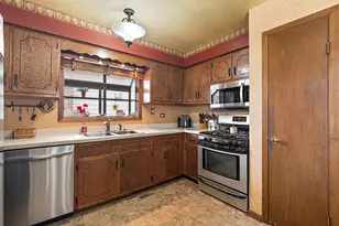 8841 167th St, Orland Hills, IL 60487 - Photo 8
