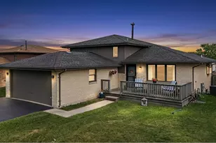 8841 167th St, Orland Hills, IL 60487 - Photo 2