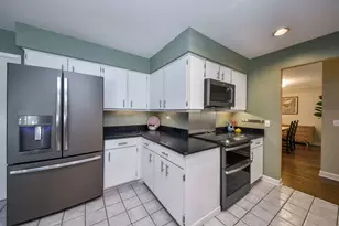 917 Royal Blackheath Ct, Naperville, IL 60563 - Photo 10