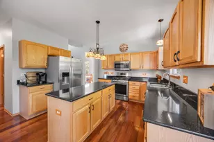 325 Forest Trail, South Elgin, IL 60177 - Photo 4