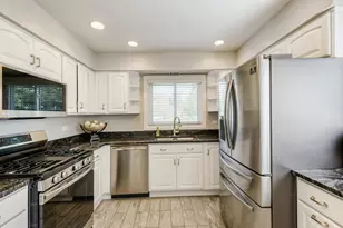4491 Thornbark Dr, Hoffman Estates, IL 60192 - Photo 8
