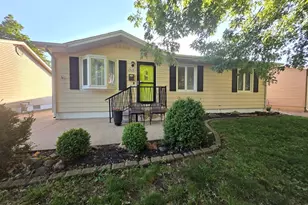 1919 Fairfield Dr, Springfield, IL 62702 - Photo 1