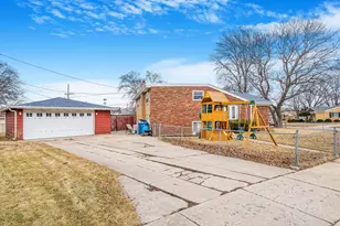 11520 S Kolin Ave, Alsip, IL 60803 - Photo 2