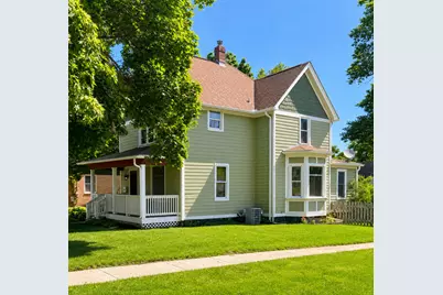 902 Wicker Street, Woodstock, IL 60098 - Photo 2