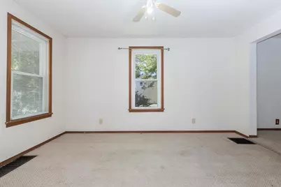 1109 S Oak Street, Bloomington, IL 61701 - Photo 6