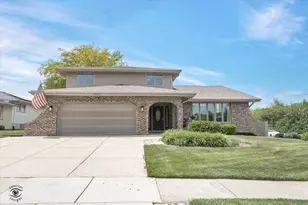 15102 Sunset Ridge Dr, Orland Park, IL 60462 - Photo 2