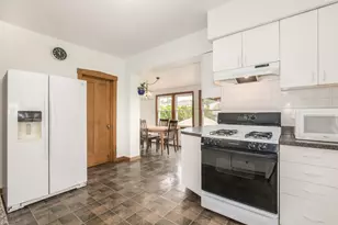 5035 N Menard Ave, Chicago, IL 60630 - Photo 12