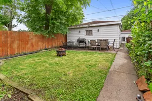 9042 S Ellis Ave, Chicago, IL 60619 - Photo 18