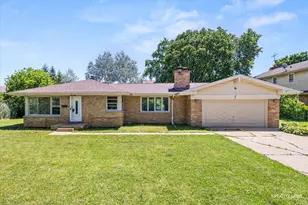 413 N Chestnut St, Palatine, IL 60067 - Photo 1