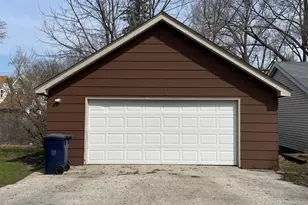 903 Logan Ave, Elgin, IL 60120 - Photo 10
