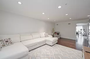 1615 Fox Run Dr, Arlington Heights, IL 60004 - Photo 10