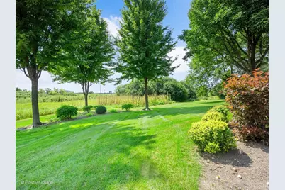 134 Chestnut Hills Circle, Burr Ridge, IL 60527 - Photo 34