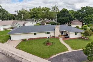 211 W Willow St, Fairbury, IL 61739 - Photo 44