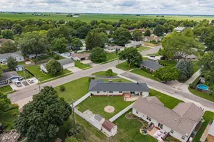 211 W Willow St, Fairbury, IL 61739 - Photo 48