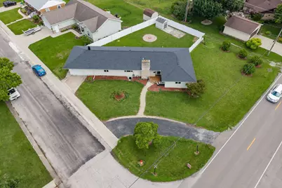 211 W Willow Street, Fairbury, IL 61739 - Photo 46